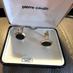Vintage PierreCarin onyx cuff links in original metal box